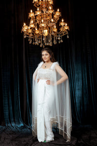 White Feathered Finesse