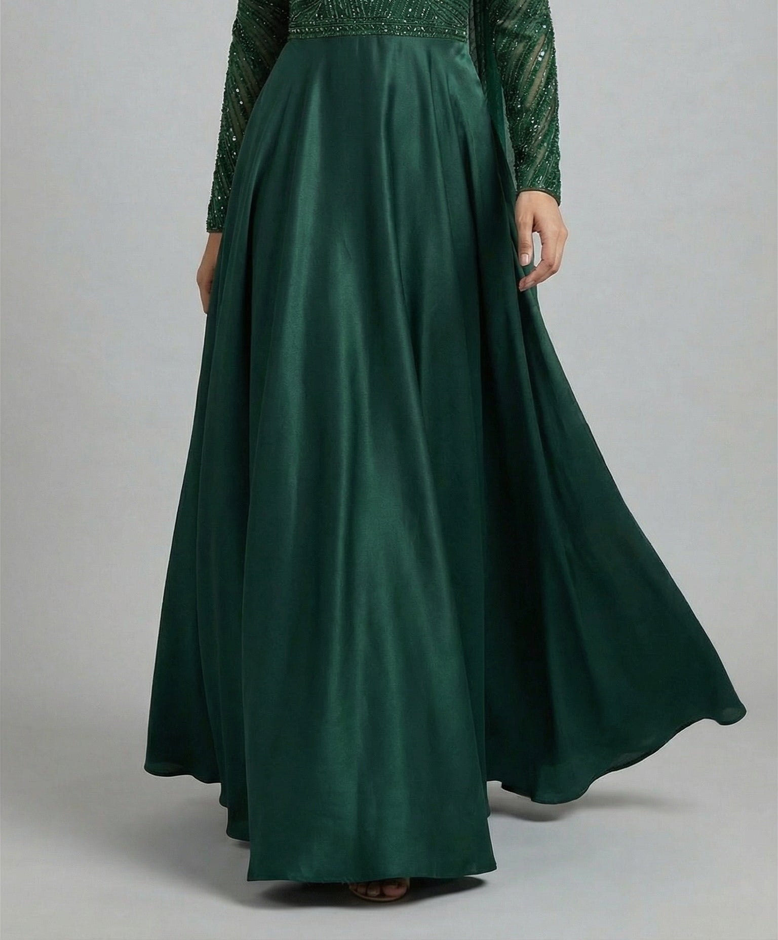 Emerald_Aura_Gown_Set_2_1.jpg